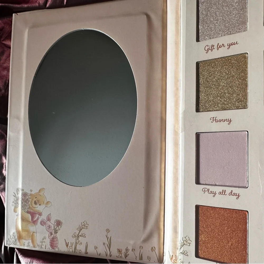 Disney Winnie the Pooh Eyeshadow Palette - Picture 9 of 10